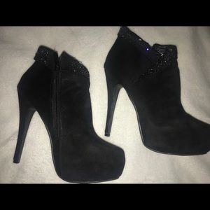 NEW, NEVER WORN Platform Heeled Ankle Booties